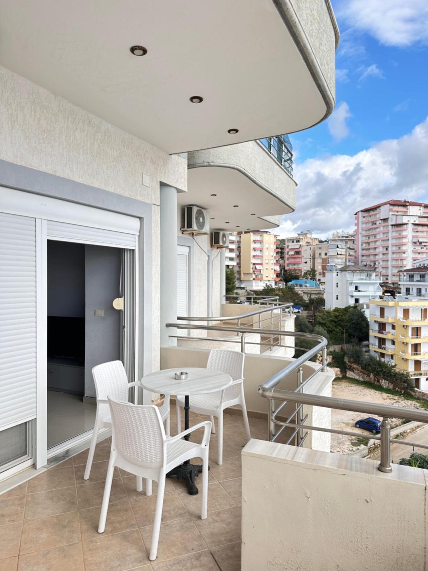 Agora Sea View Apartment Sarande Bagian luar foto