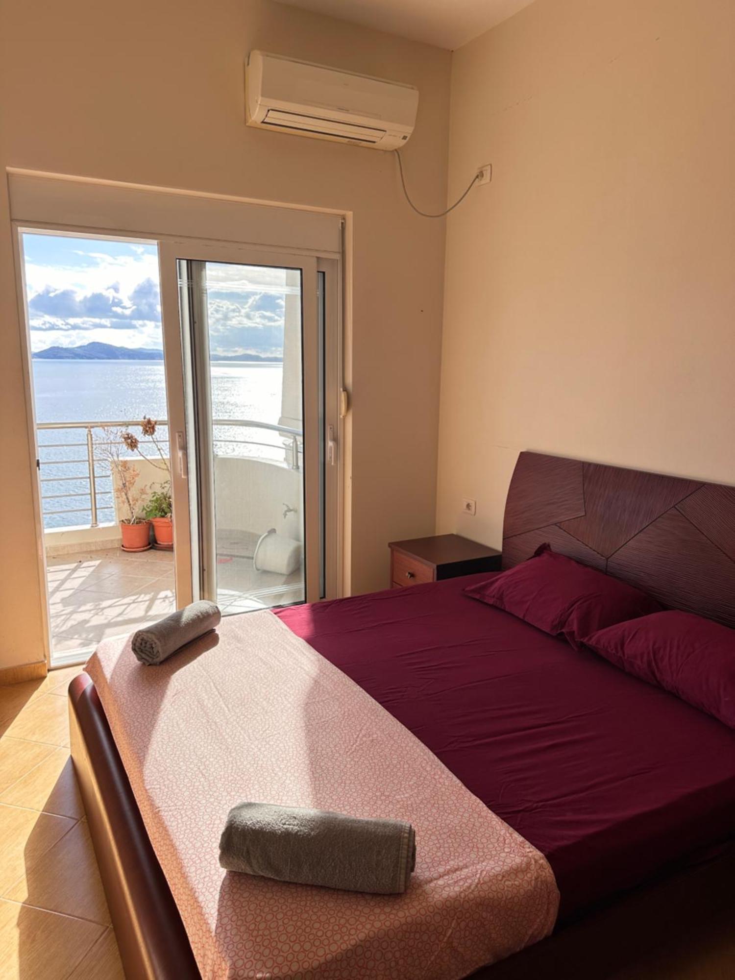 Agora Sea View Apartment Sarande Bagian luar foto