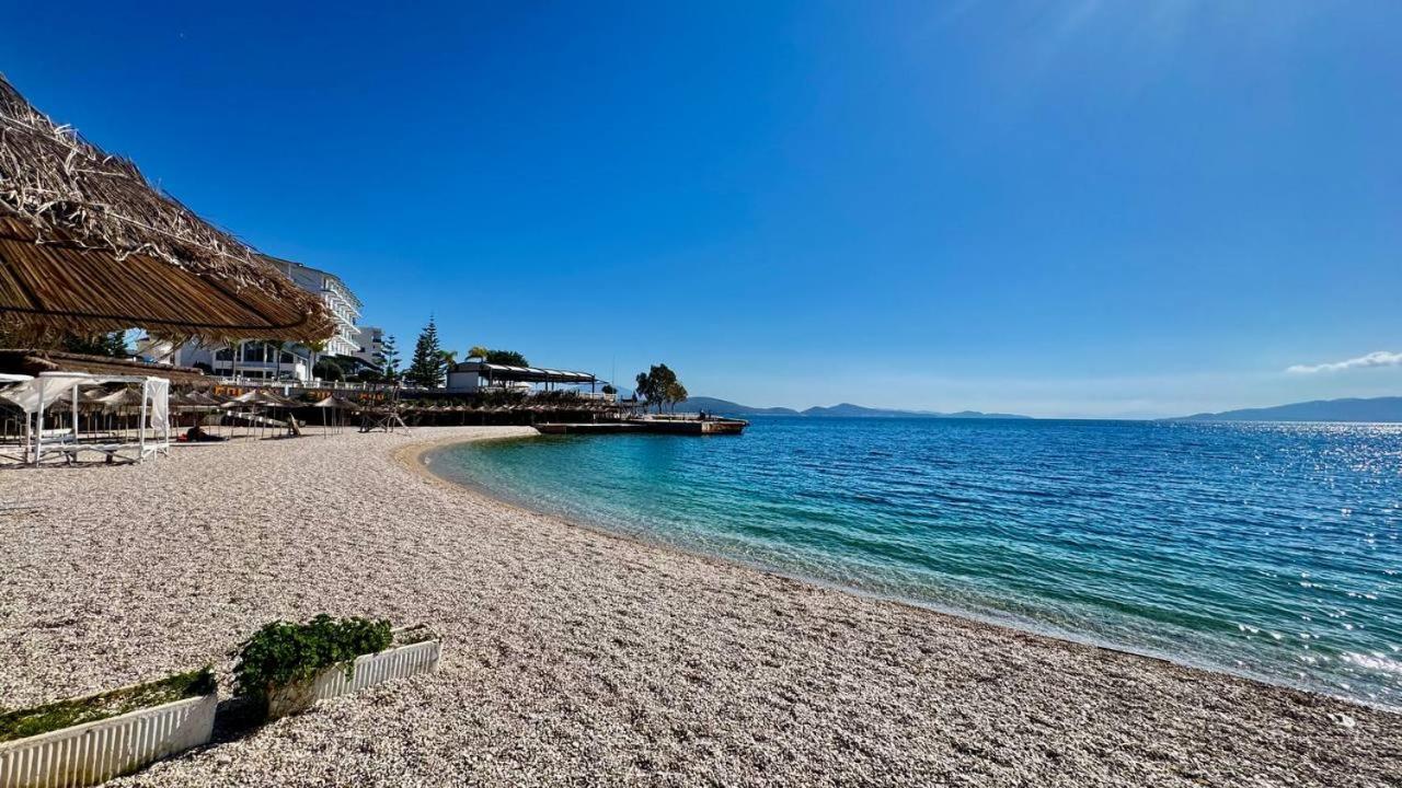 Agora Sea View Apartment Sarande Bagian luar foto