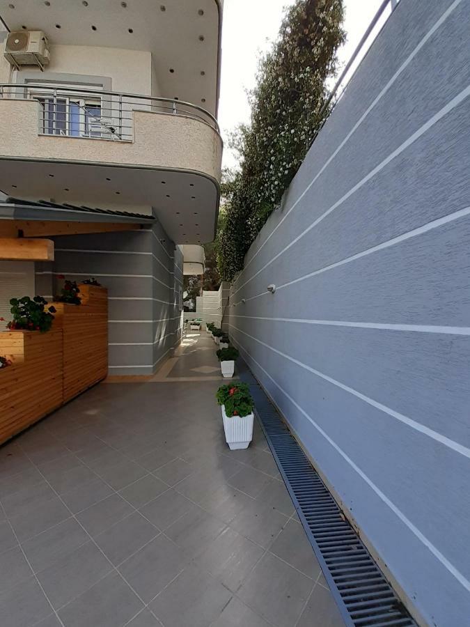 Agora Sea View Apartment Sarande Bagian luar foto